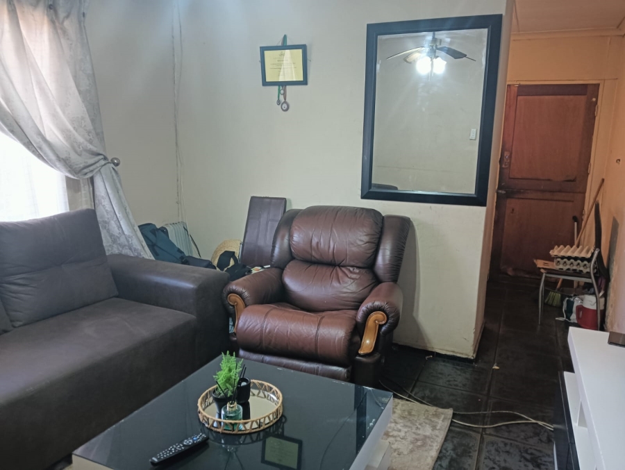 2 Bedroom Property for Sale in Geelhoutpark North West